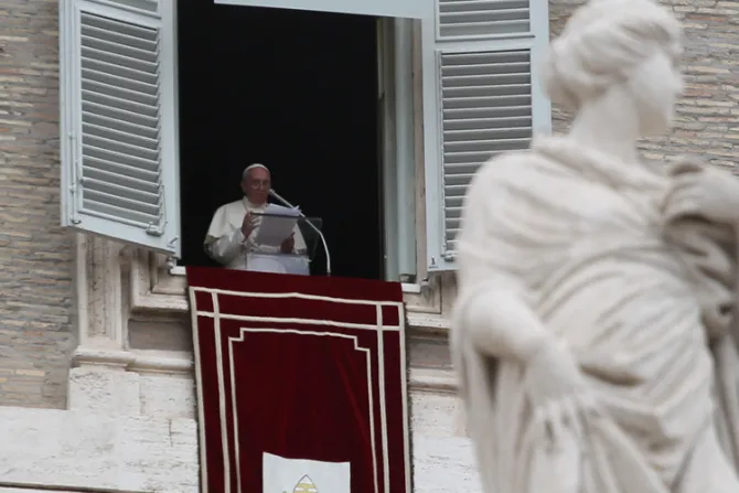 Papa Francisco: Aprendamos el arte de amar y escapemos de las garras del demonio