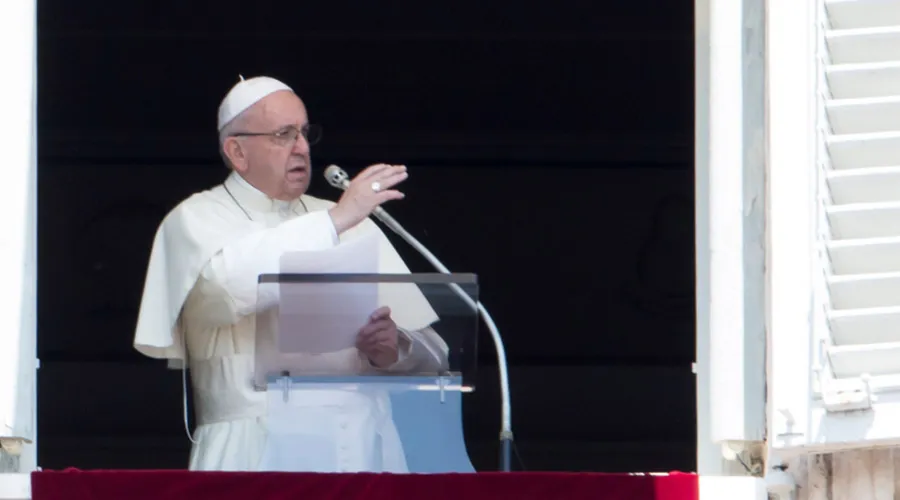 El Papa Francisco durante el rezo del Regina Coeli / Crédito: Daniel Ibáñez (ACI Prensa)?w=200&h=150