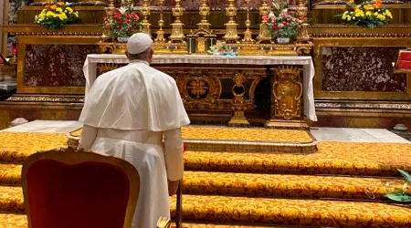 Papa Francisco agradece a la Virgen María por su viaje a Tailandia y Japón
