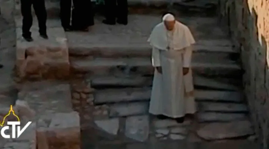 El Papa Francisco en el río Jordán / Foto: Youtube (CTV)?w=200&h=150