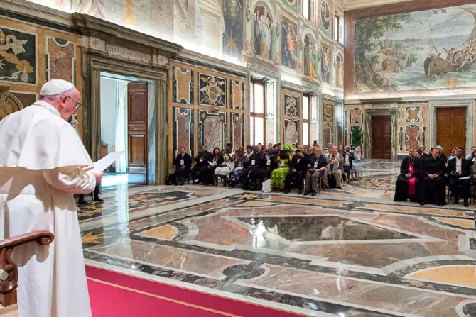 Papa Francisco: La caridad es el fundamento de la historia de la Iglesia y de todo hombre