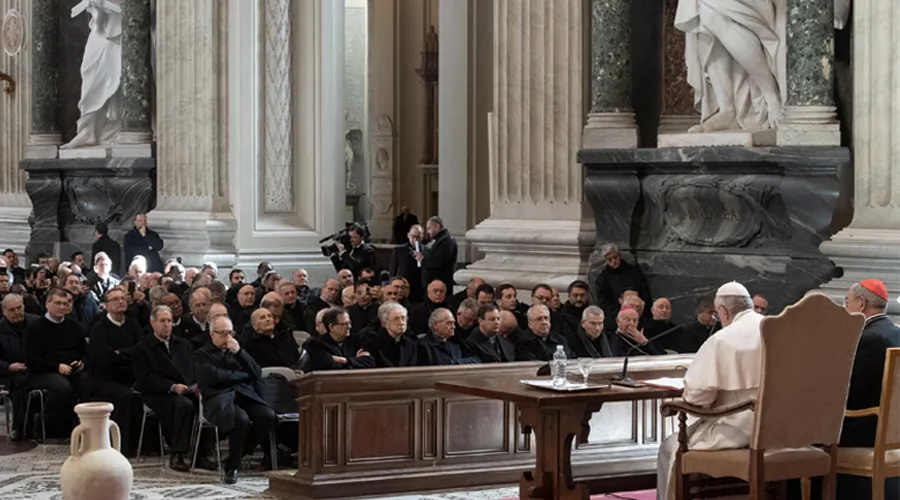 El Papa Francisco con los sacerdotes de Roma - Foto: Vatican Media / ACI Prensa?w=200&h=150