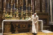 Papa Francisco reza a la Virgen en Santa María la Mayor al volver de Asia 
