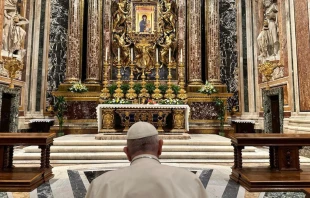 El Papa Francisco visita la Basu00edlica de Santa Maru00eda la Mayor tras su viaje apostu00f3lico a u00c1frica 2023. Cru00e9dito: Vatican Media 