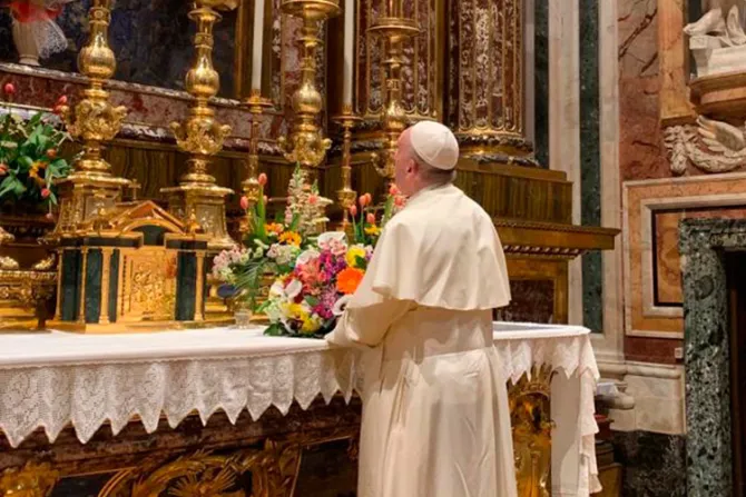 El Papa reza a la Virgen en Santa María la Mayor tras viaje a Bulgaria y Macedonia del Norte