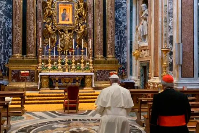 El Papa Francisco visita Santa María la Mayor para dar gracias por viaje a África