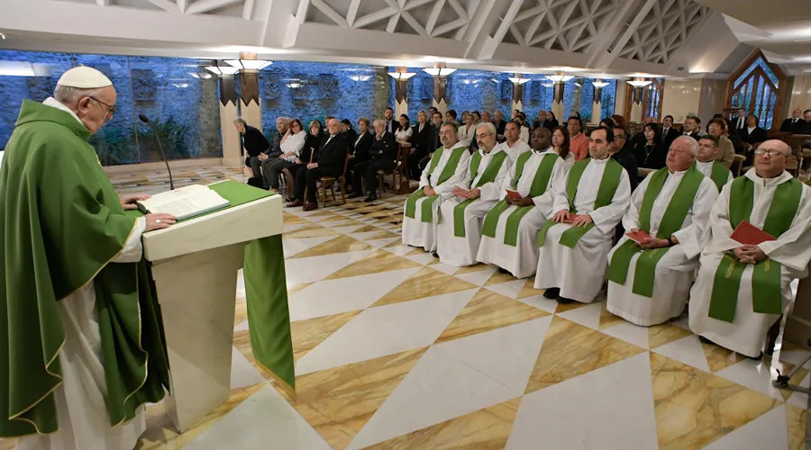El Papa pronuncia la homilía en la Misa. Foto: L'Osservatore Romano?w=200&h=150