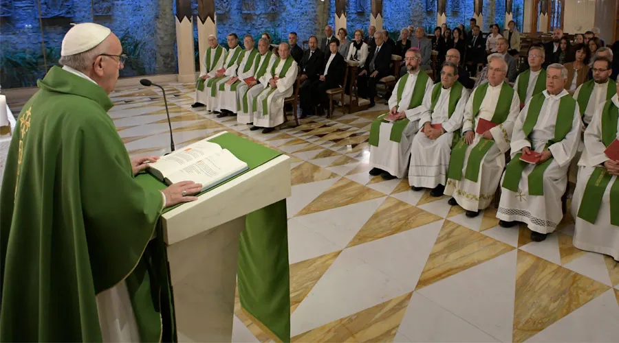 El Papa pronuncia su homilía. Foto:L'Osservatore Romano
