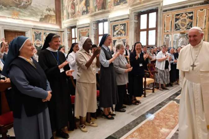 El Papa pide a ursulinas no renunciar a ser misioneras valientes en el mundo de hoy