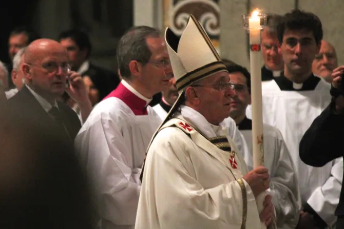 [TEXTO COMPLETO] Homilía del Papa Francisco en Vigilia Pascual 2014