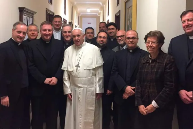 Papa Francisco visita por sorpresa la Secretaría de Estado del Vaticano