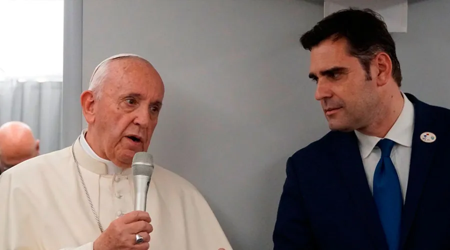Rueda de prensa del Papa Francisco en el vuelo de regreso desde Panamá