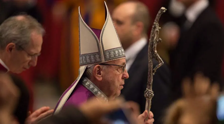 El Papa durante la celebración penitencial. Foto: Daniel Ibáñez / ACI Prensa?w=200&h=150