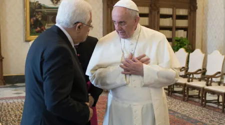 El Papa y el Presidente de Palestina hablan sobre el Proceso de Paz en Oriente Medio