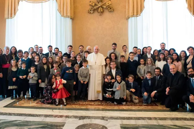 ¿De verdad prestamos atención a quien más lo necesita?, pregunta el Papa a jóvenes