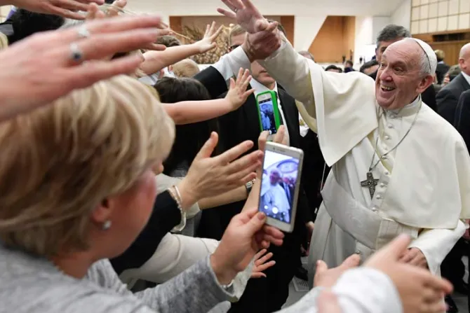 Con esta emoción recordó el Papa Francisco a enfermera que le salvó la vida