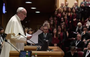 El Papa durante el encuentro. Foto: L'Osservatore Romano 