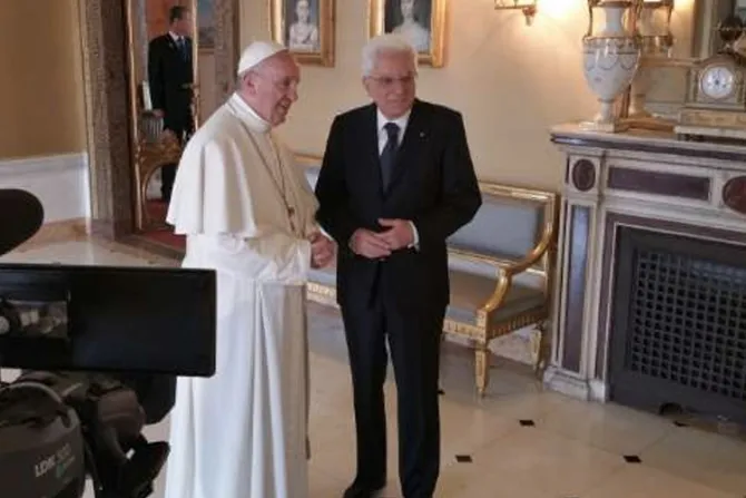 El Papa se reúne con el Presidente de Italia: Miro al país con esperanza