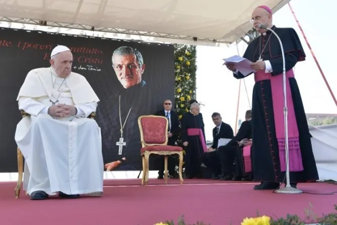 Los pobres son la riqueza de la Iglesia, dice el Papa Francisco en nueva visita fuera de Roma