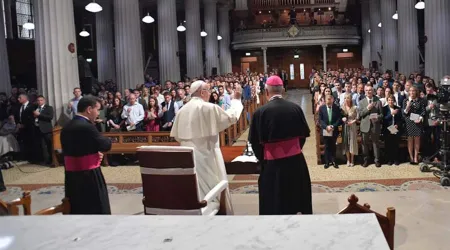 El Papa en Irlanda: El primer y más importante lugar para transmitir la fe es el hogar