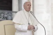 La oración genera un espíritu renovado que lleva a compartir los dones, señala el Papa