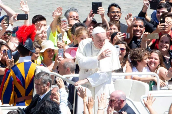El Papa invita a predicar en las calles y tomar partido por los valores del Evangelio 