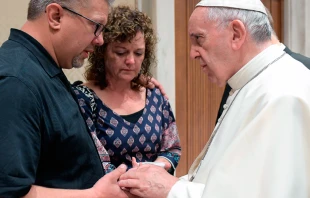 El Papa con los padres del joven estadounidense asesinado en Roma. Foto: L'Osservatore Romano 