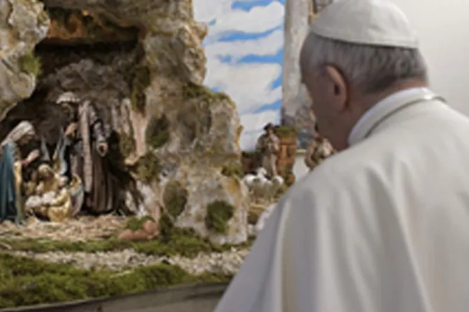 Este es el pesebre que tiene el Papa Francisco en su residencia del Vaticano