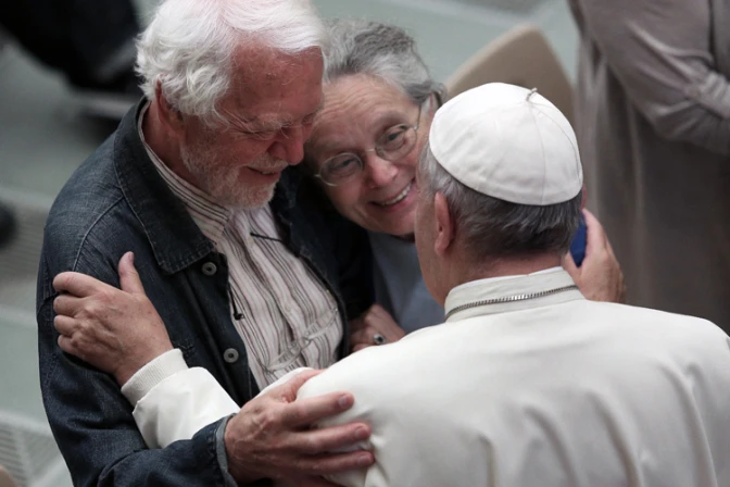 Papa Francisco a 200 pobres y enfermos: ¡Ustedes son el tesoro de la Iglesia!
