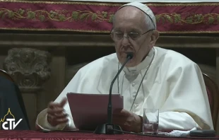 El Papa durante su discurso a los sacerdotes y religiosos en la catedral de Milu00e1n. foto: Captura Youtube 