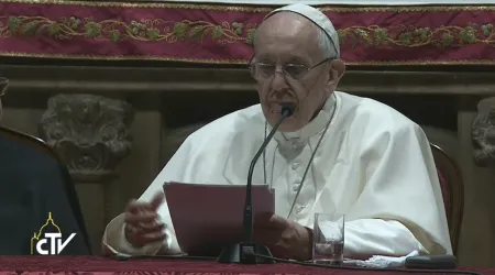 ¡Sin alegría no es posible evangelizar!, advierte el Papa a sacerdotes y religiosos