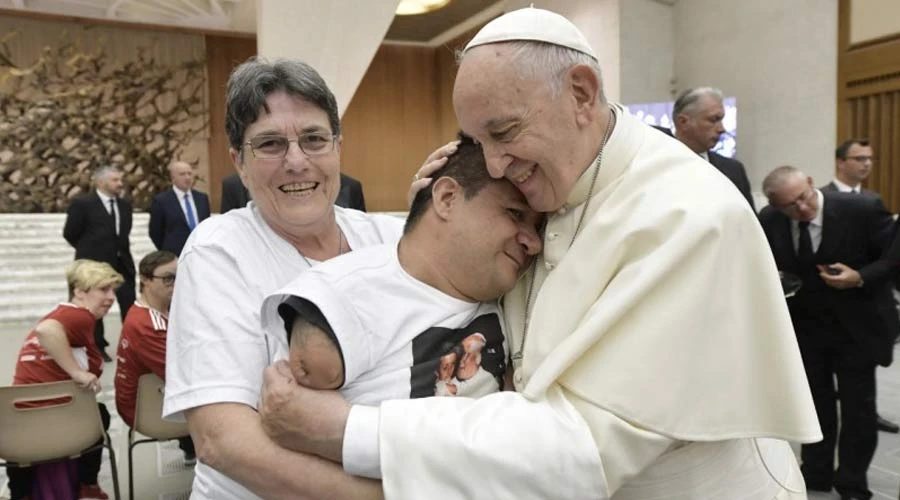 El Papa antes de la Audiencia Genera en la Plaza de San Pedro. Foto: Vatican Media?w=200&h=150