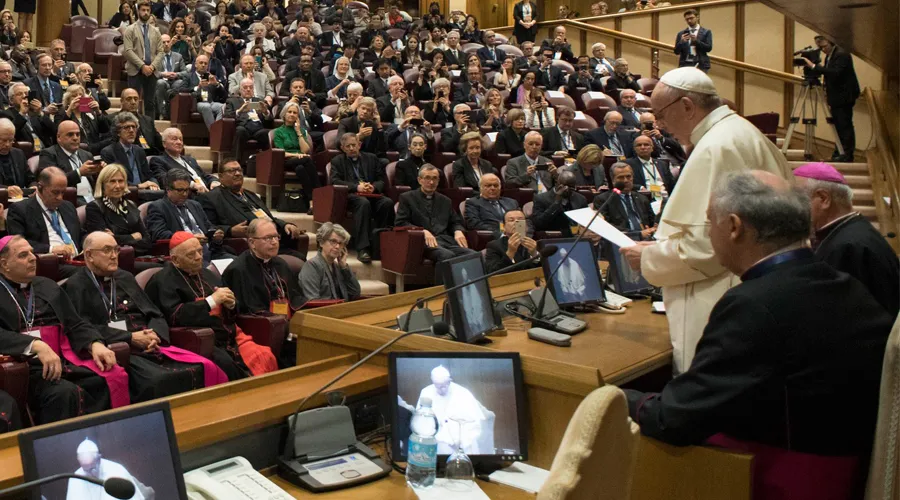 El Papa durante su encuentro. Foto: L'Osservatore Romano
