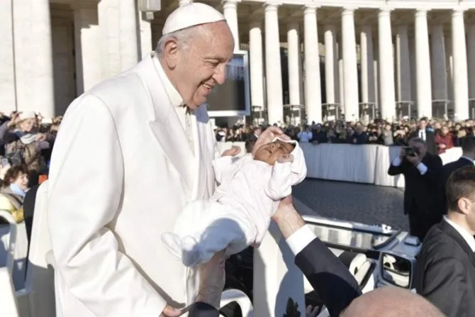 La vida humana es siempre digna desde la concepción hasta su fin natural, recuerda el Papa