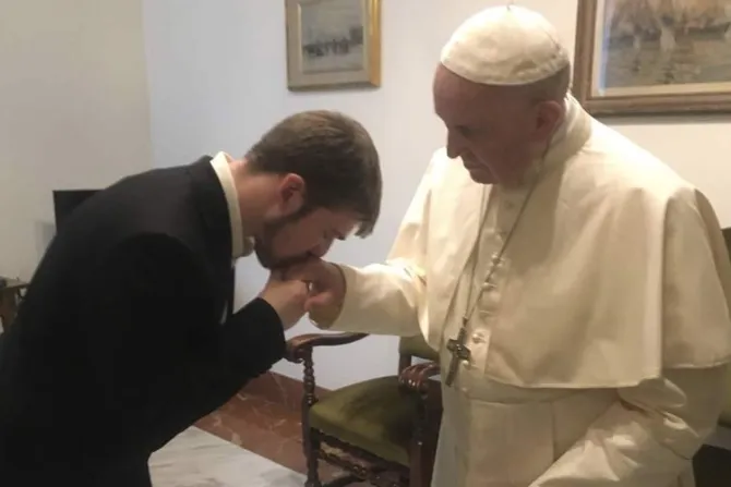 El Papa Francisco recibe al padre de Alfie Evans: El único dueño de la vida es Dios