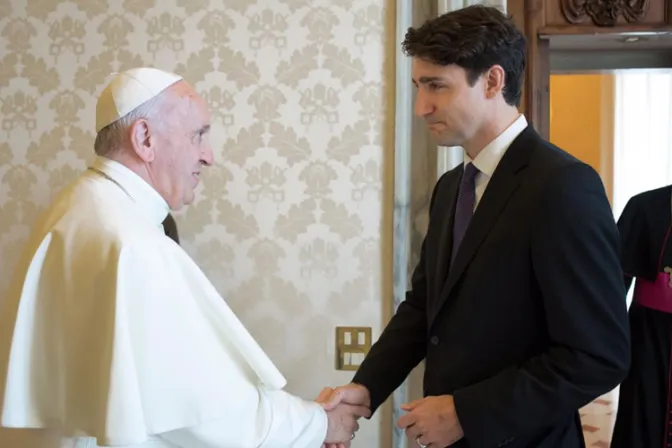 Papa Francisco es invitado por Primer Ministro de Canadá a visitar el país