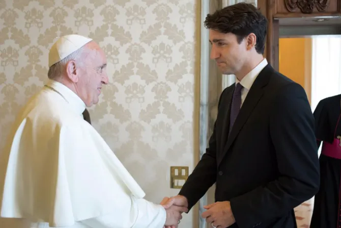 Papa Francisco es invitado por Primer Ministro de Canadá a visitar el país