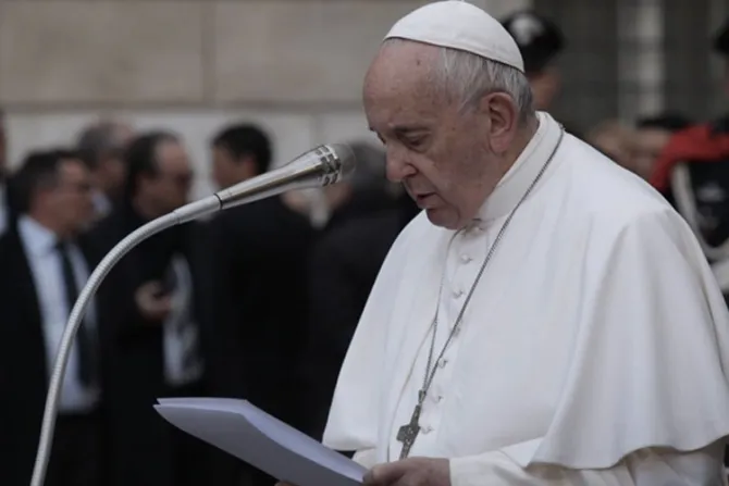 El Papa Francisco pide abandonar la violencia en Ecuador