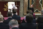 El Papa pide combatir las noticias falsas y no plegarse a los intereses comerciales