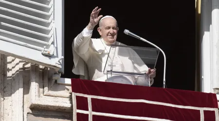 Papa Francisco critica a los "pueblos orgullosos de ser cristianos" que piensan en hacer la guerra