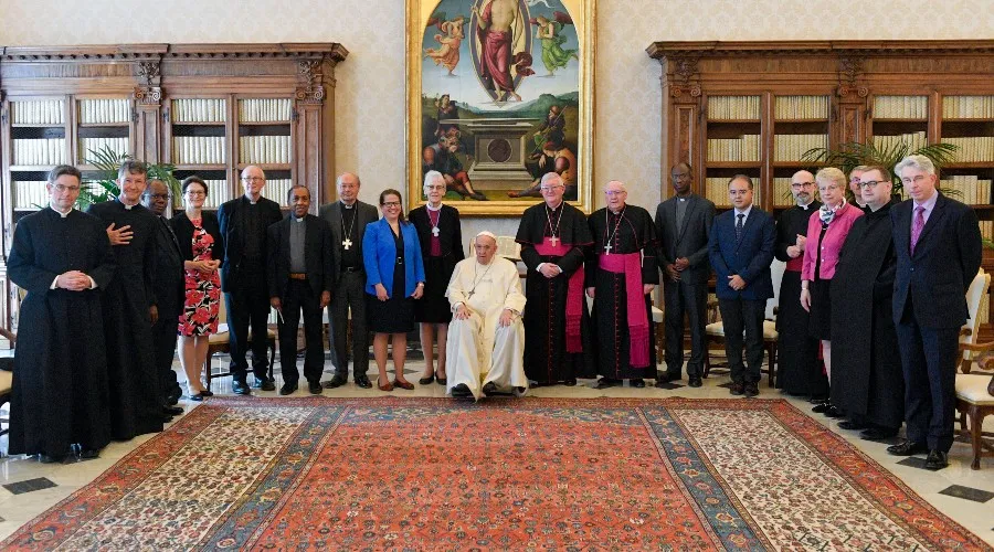 Papa Francisco con miembros de la Comisión Internacional Anglicano-Católica Romana. Crédito: Vatican Media?w=200&h=150