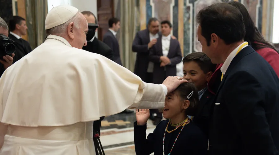 Papa Francisco recibe a la Asociación Meter. Foto: Vatican Media