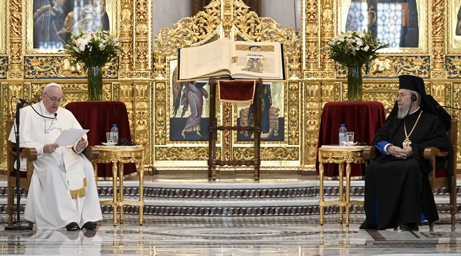 Papa Francisco en la catedral ortodoxa de Chipre en 2021. (Imagen de archivo). Foto: Vatican Media?w=200&h=150