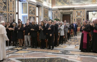 Papa Francisco con la plenaria del Dicasterio para la Comunicaciu00f3n. Cru00e9dito: Vatican Media 