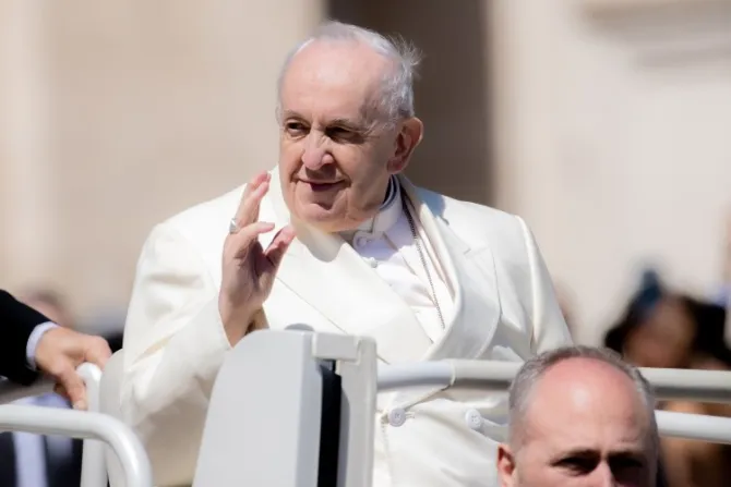 El Papa Francisco muestra cercanía al Perú en medio de crisis social 
