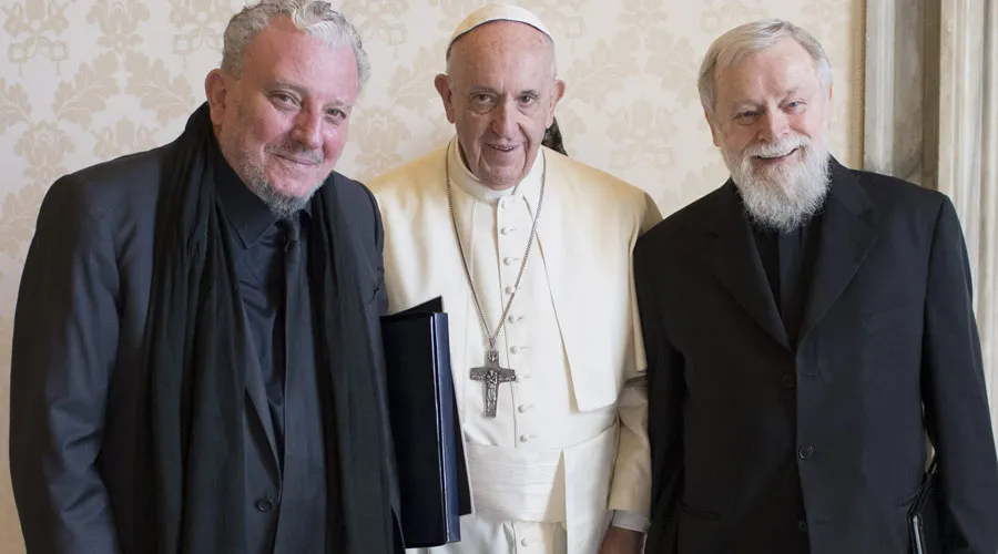El Papa Francisco junto a Kiko Argüello y a P. Mario Pezzi. Foto: L'Osservatore Romano?w=200&h=150