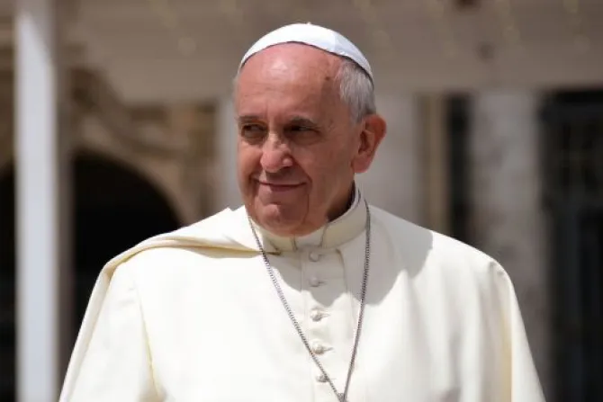 El Papa Francisco pide rezar por encuentro entre Shimon Peres y Mahmoud Abbas