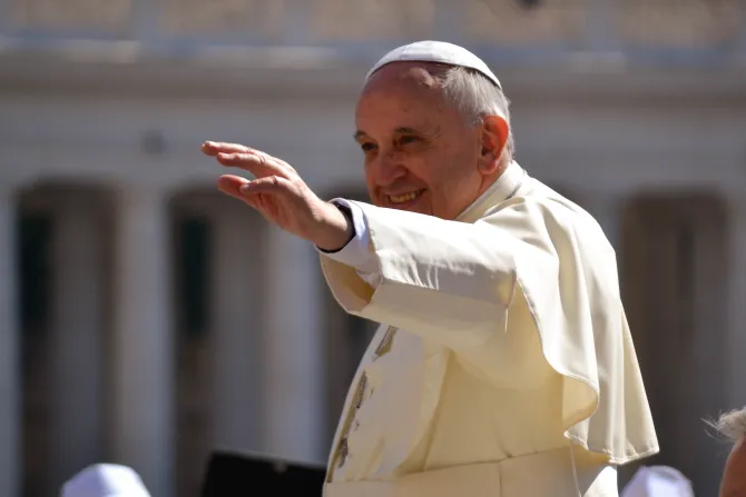 Papa Francisco: Tener piedad no es poner “cara de estampita” o fingir ser santo