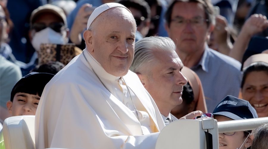 Papa Francesco ha nominato assistente sanitario personale l’infermiera che gli ha salvato la vita
