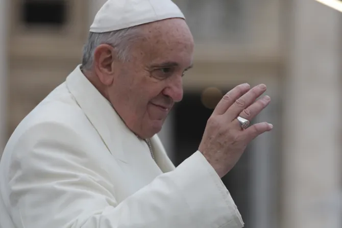 Papa Francisco pide más personas preparadas para ver casos de nulidad matrimonial